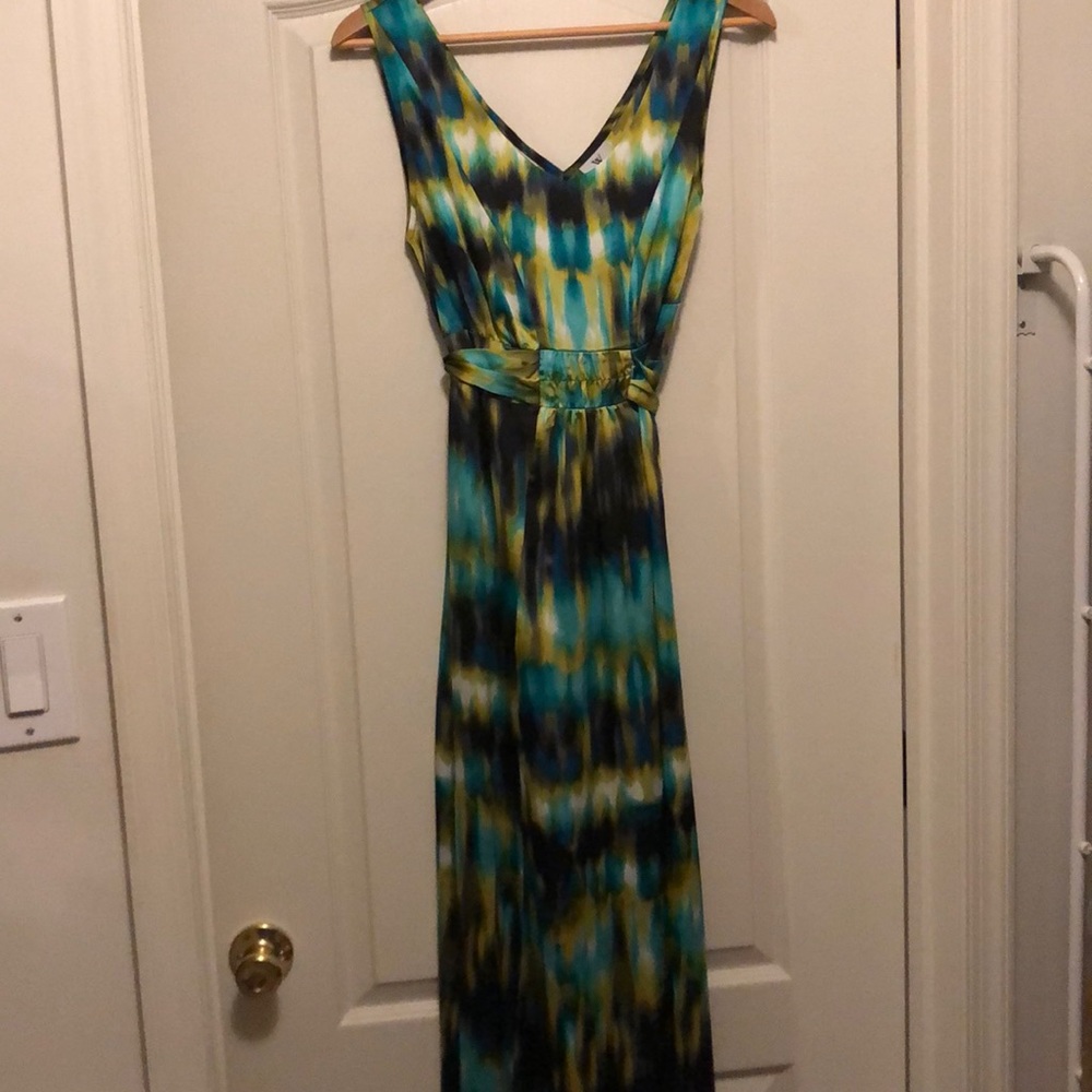 Maxi dress- Beautiful, great material